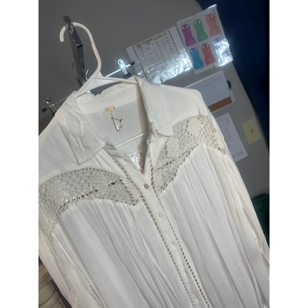 Free People Katie Bird Crochet Inset Button down top - Picture 4 of 11